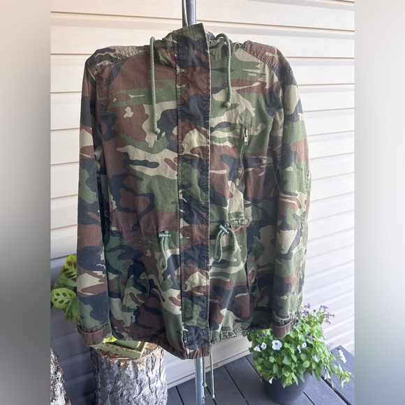 Camo  Jacket - Picture 2 of 10
